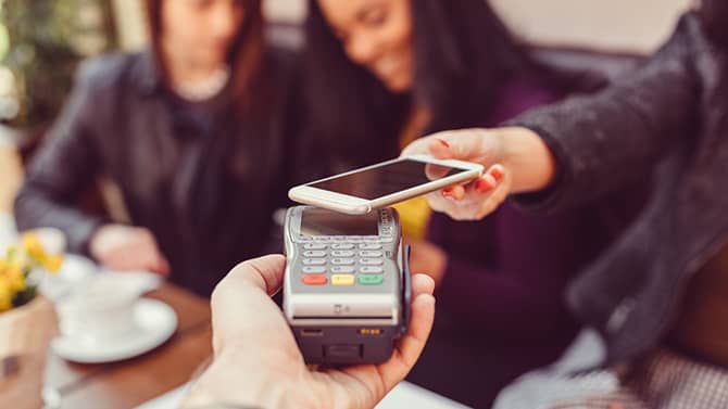 content/en-au/images/repository/isc/2022/safe-phone-wallets-1.jpg
