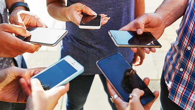 content/en-au/images/repository/isc/2022/tips-for-mobile-security-smartphone-1.jpg